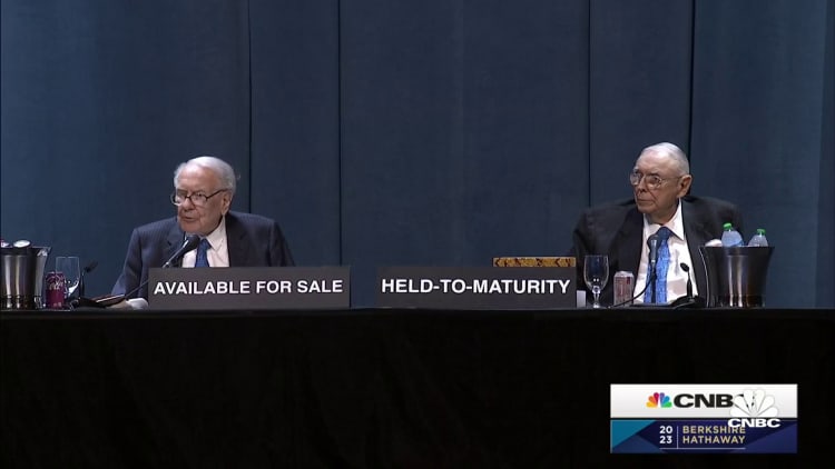 <i>Warren Buffett และ Charlie Munger Warren ตอบคำถาม<br>รูปภาพ: CNBC</i>