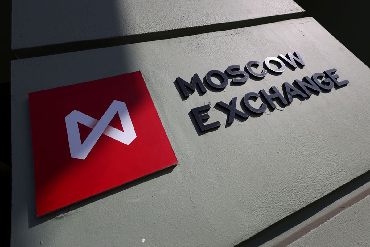 <i>Moscow Exchange ตลาดซื้อขายหลักทรัพย์มอสโกว<br>รูปภาพ: REUTERS / Maxim Shemetov</i>